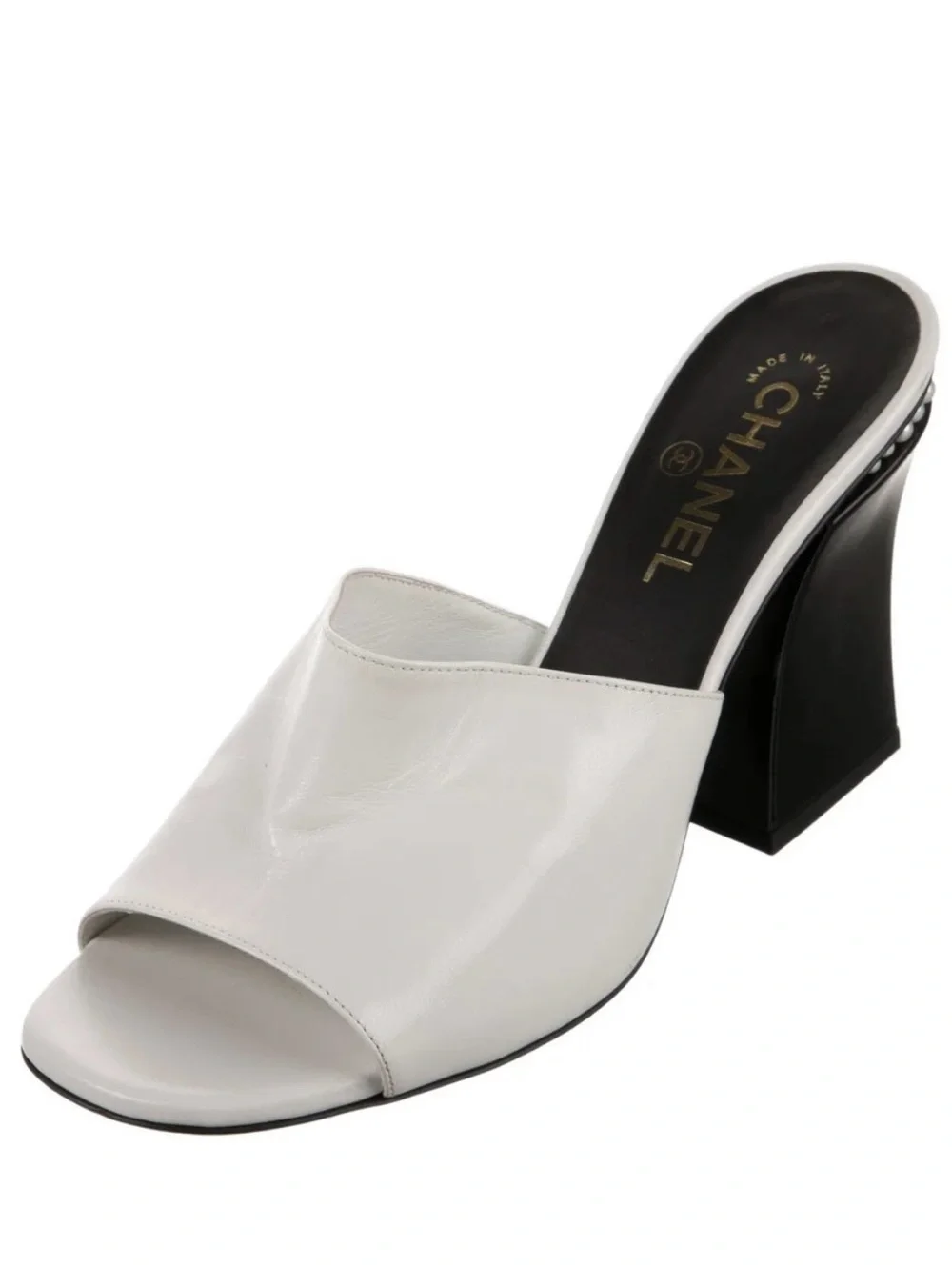 CHANEL White Patent Leather Open-Toe Slide Mules